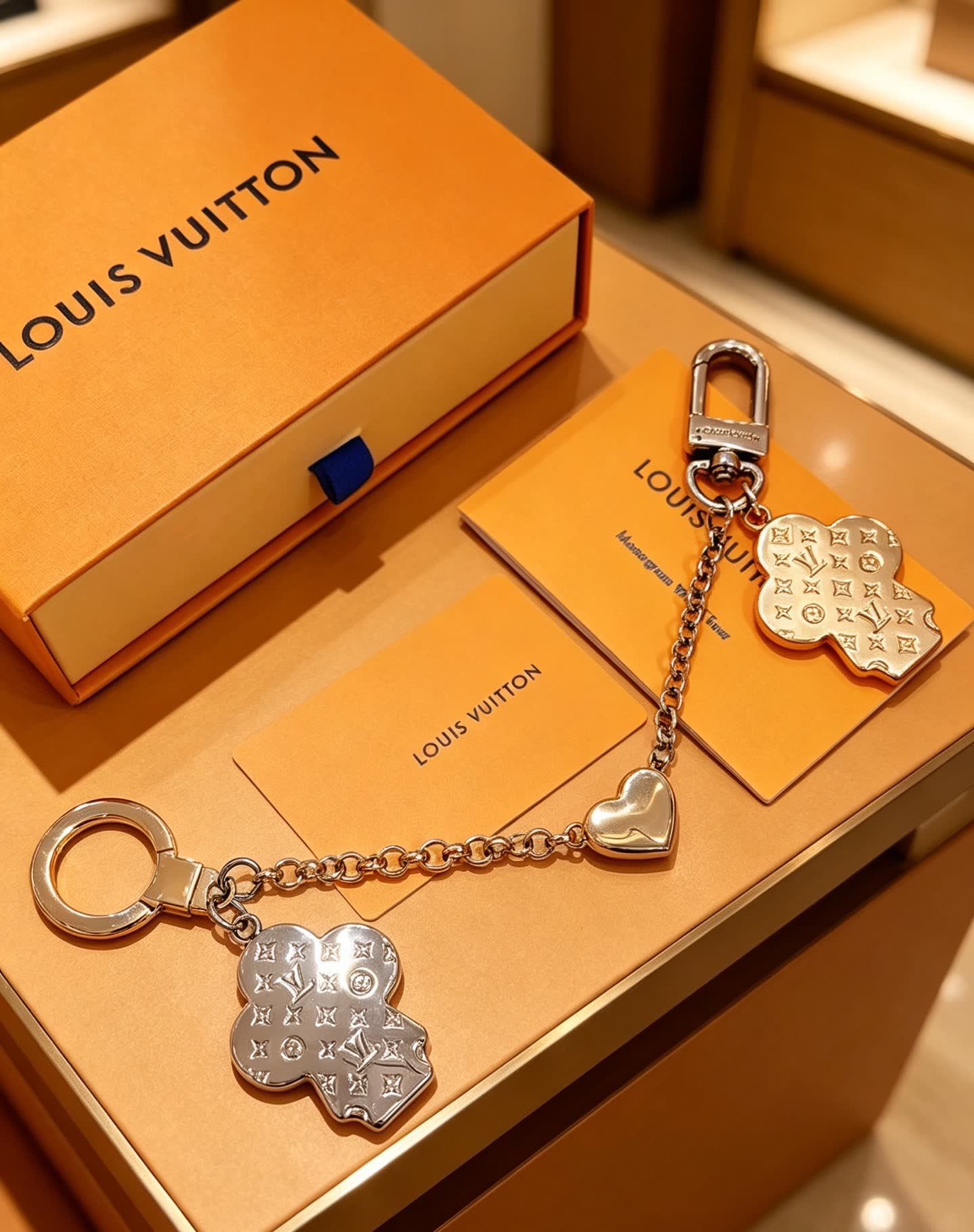 Louis Vuitton M60055 Keychain